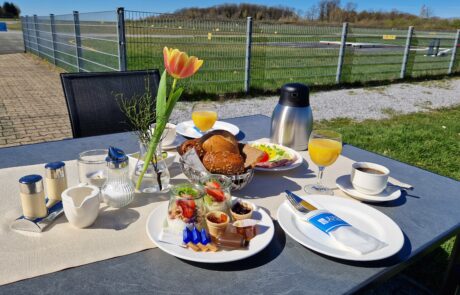 Frühstück auf der Terrasse